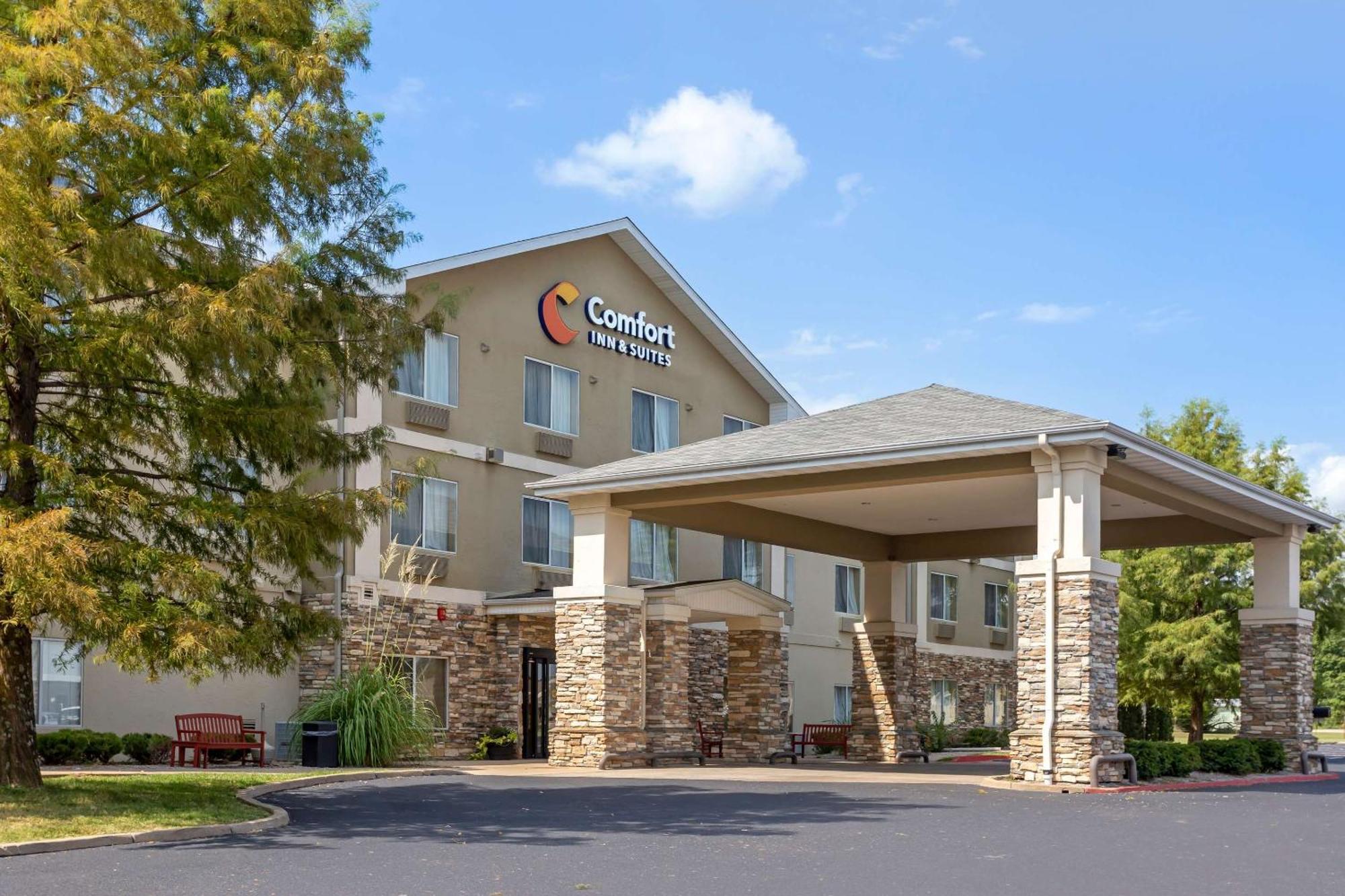 Comfort Inn & Suites Pittsburg Exterior photo