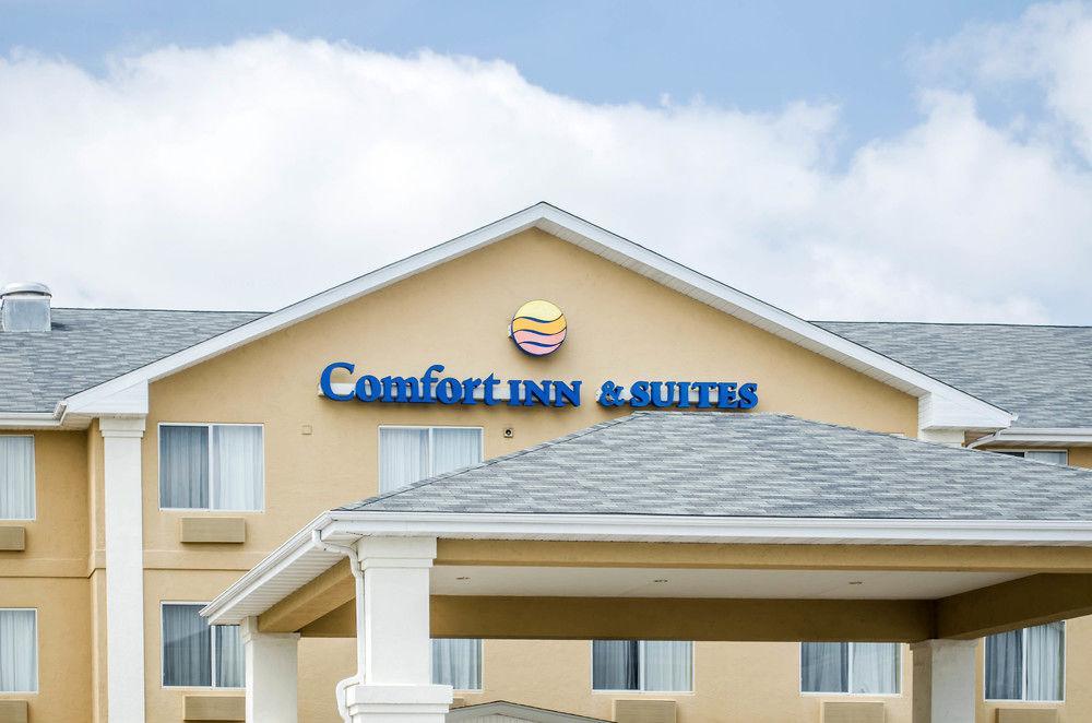 Comfort Inn & Suites Pittsburg Exterior photo